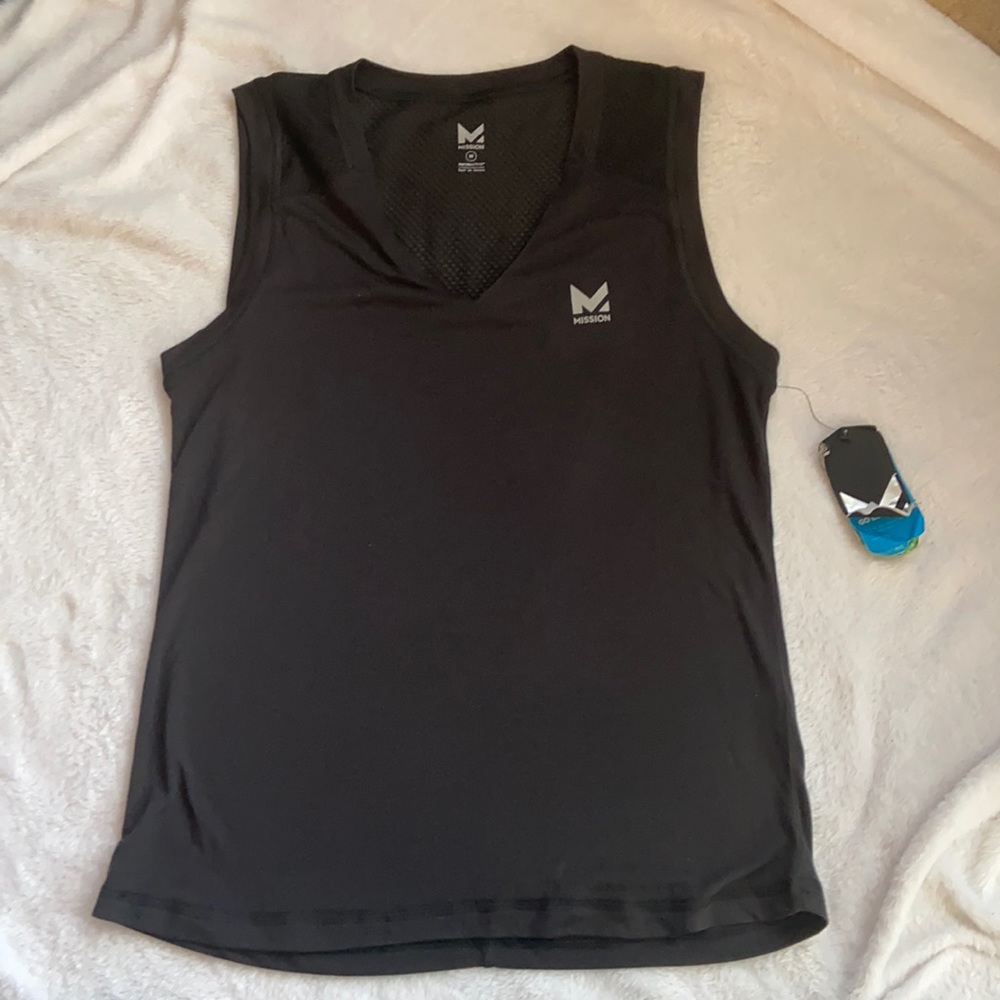 NWT Mission VaporActive Cooling Loose Fit Size M Sleeveless Top